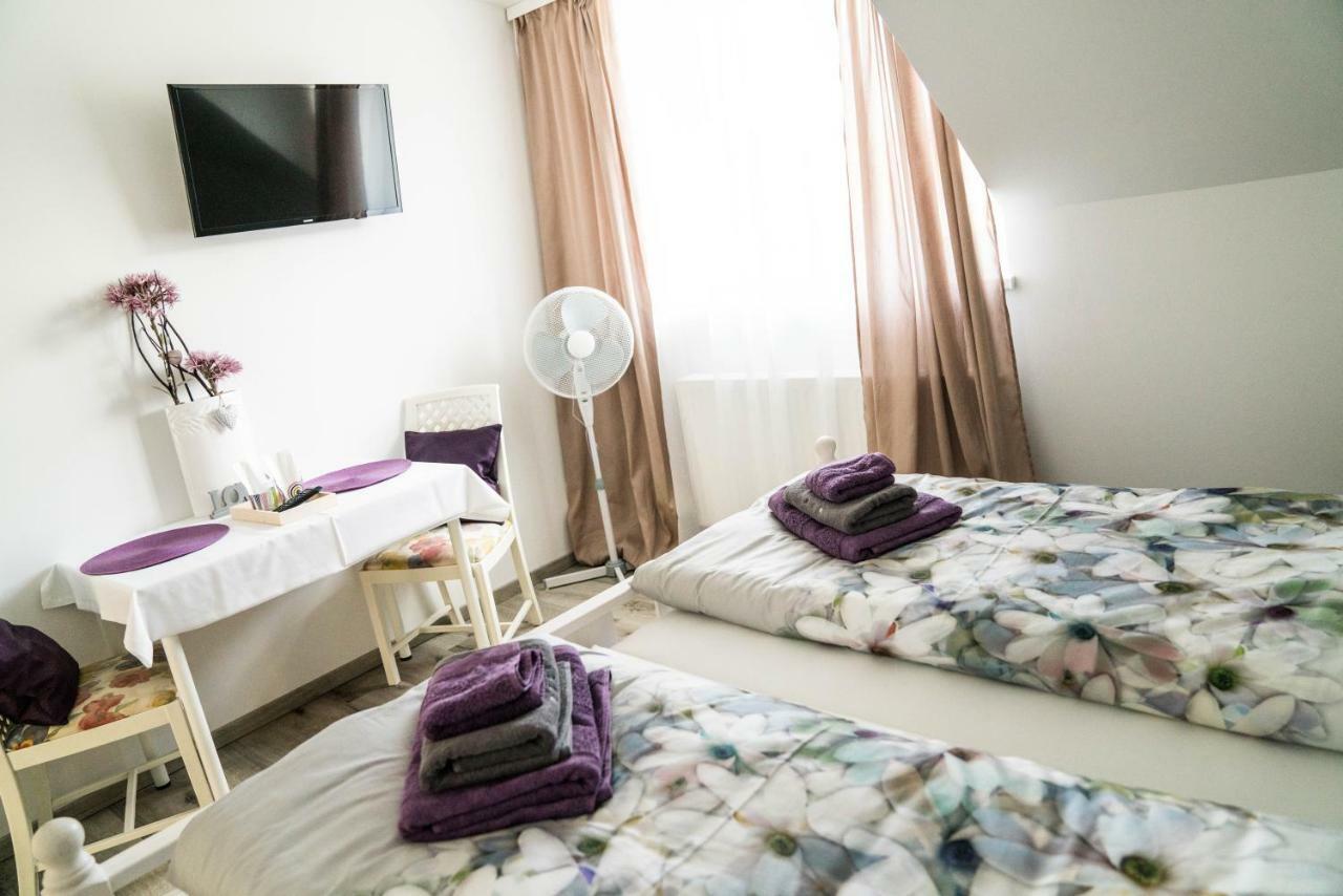 Pension & Restaurant La Amalia Bad Sauerbrunn ภายนอก รูปภาพ