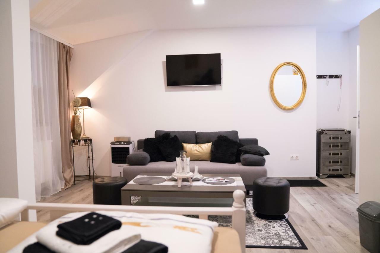 Pension & Restaurant La Amalia Bad Sauerbrunn ภายนอก รูปภาพ